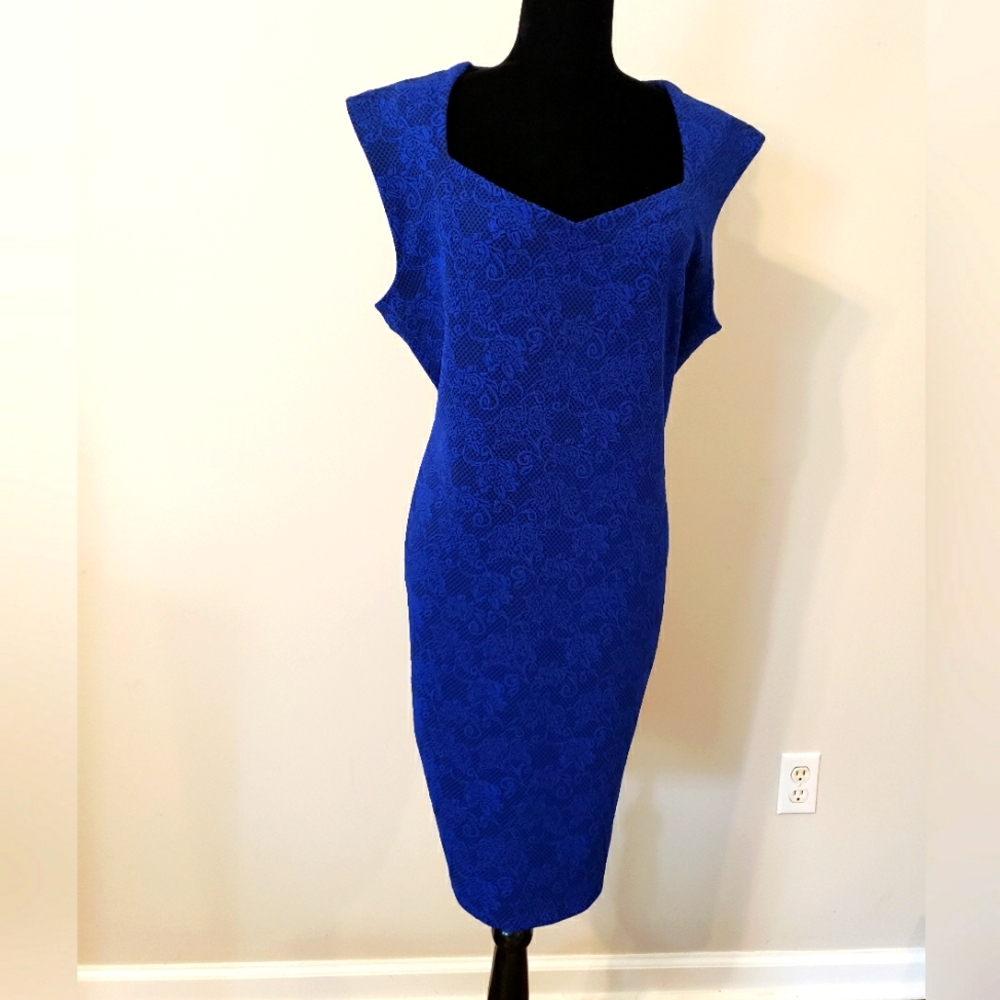 Plus blue bodycon dress 👗